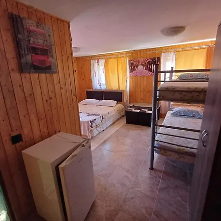 Albastrul Marin Проживание в семье